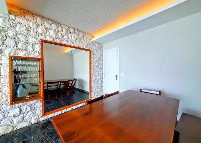 Apartamento frente mar Guarujá Pitangueiras pé na areia